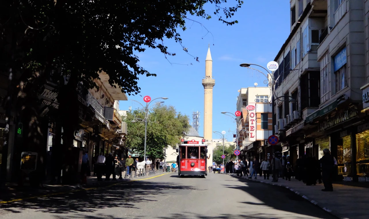 Divanyolu Yeniden Doğuyor