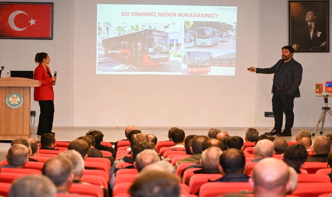 Manisa Büyükşehir’den bin şoföre nezaket eğitimi