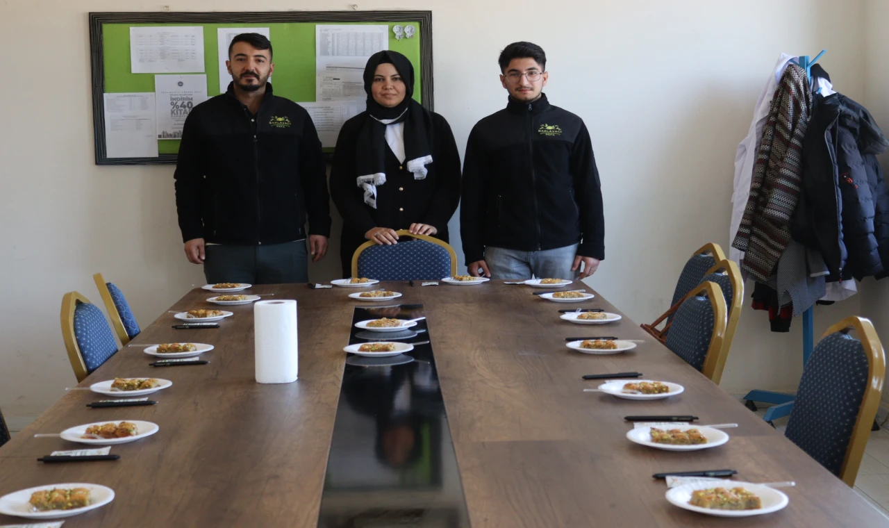 Siverek’te Anlamlı Ziyaret: Demiroğlu Medya ve Baklavacı Sefa’dan Öğretmenler Günü Sürprizi