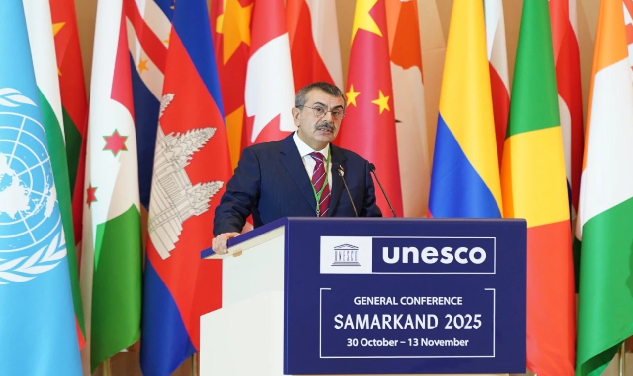 Bakan Tekin’den ’Dünya Türk Dili Ailesi’ mesajı