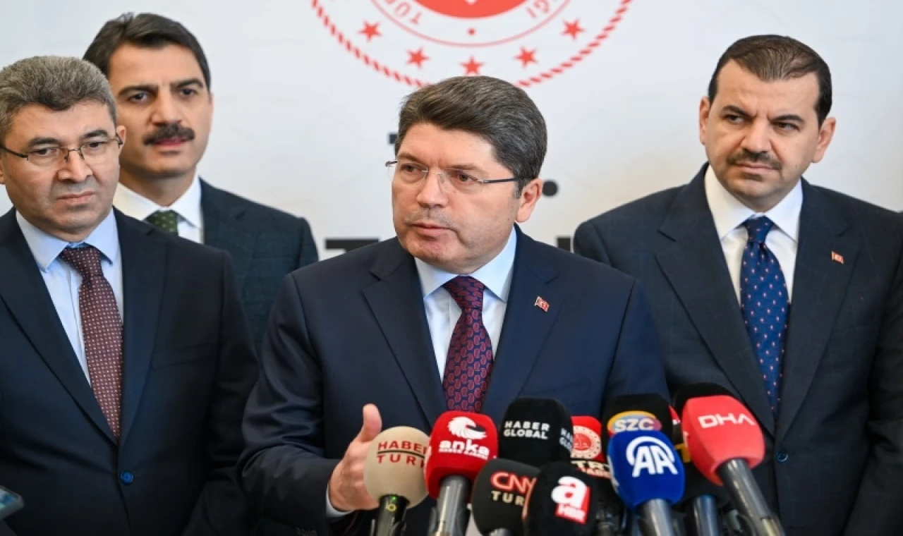 ’İmralı’ya villa yapılıyor’ iddiasına Bakan Tunç’tan net yalanlama