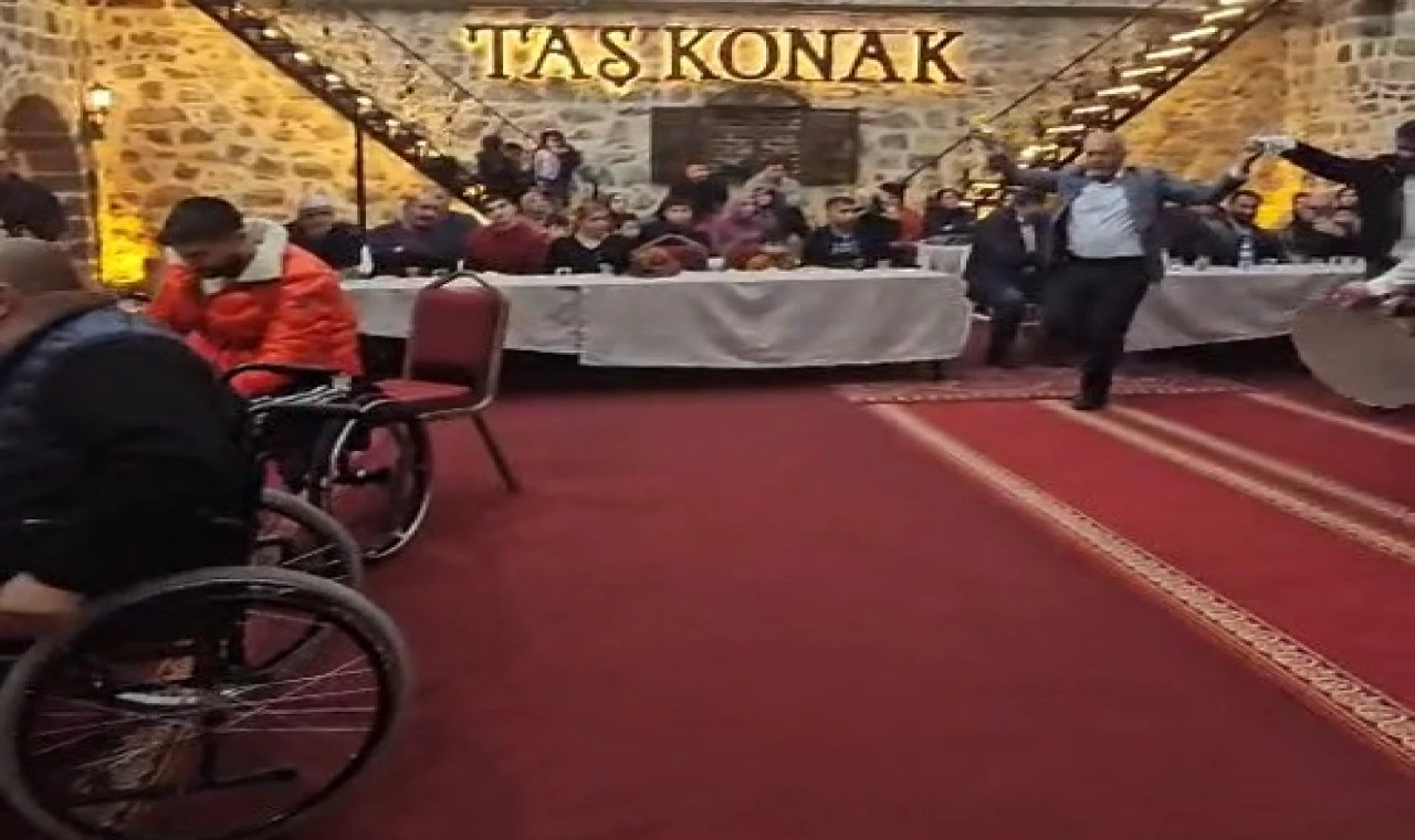 Siverek’te Dünya Engelliler Günü İçin Taş Konak’ta Özel Sıra Gecesi Düzenlendi