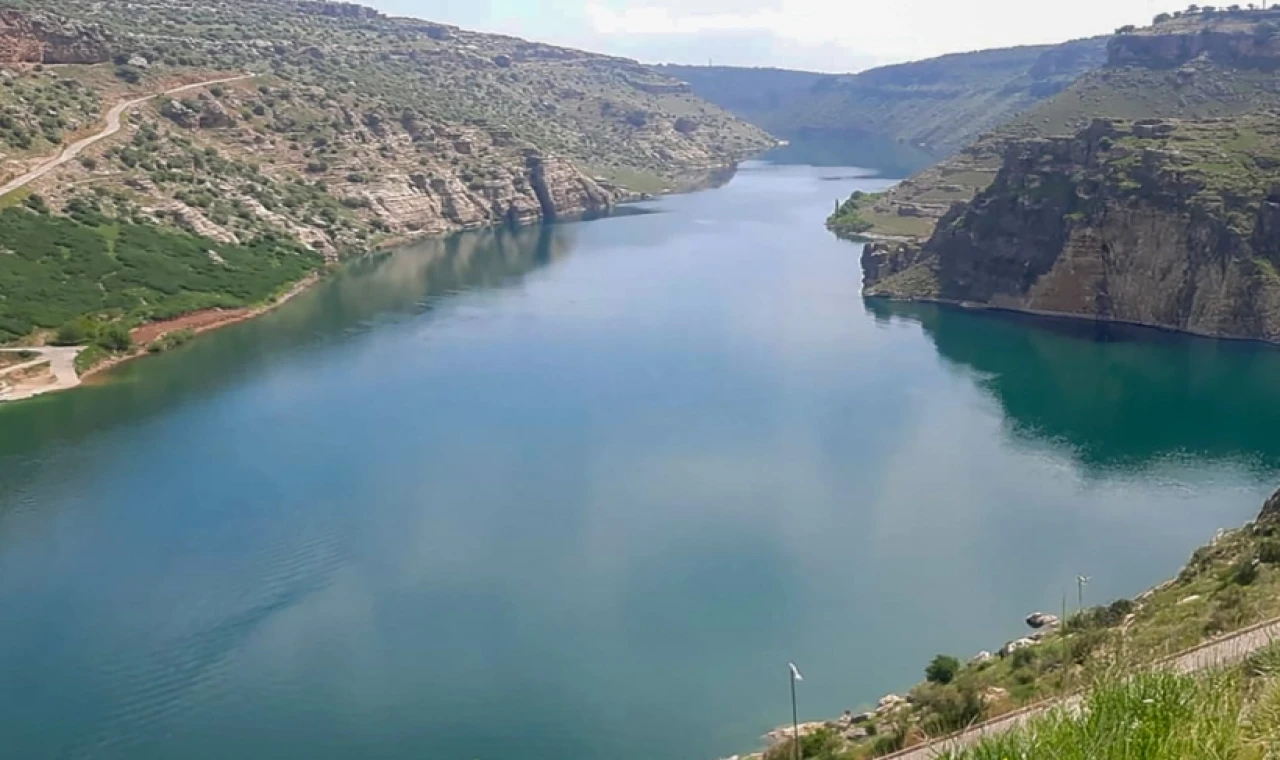 Dicle Barajı’nda kontrollü su tahliyesi