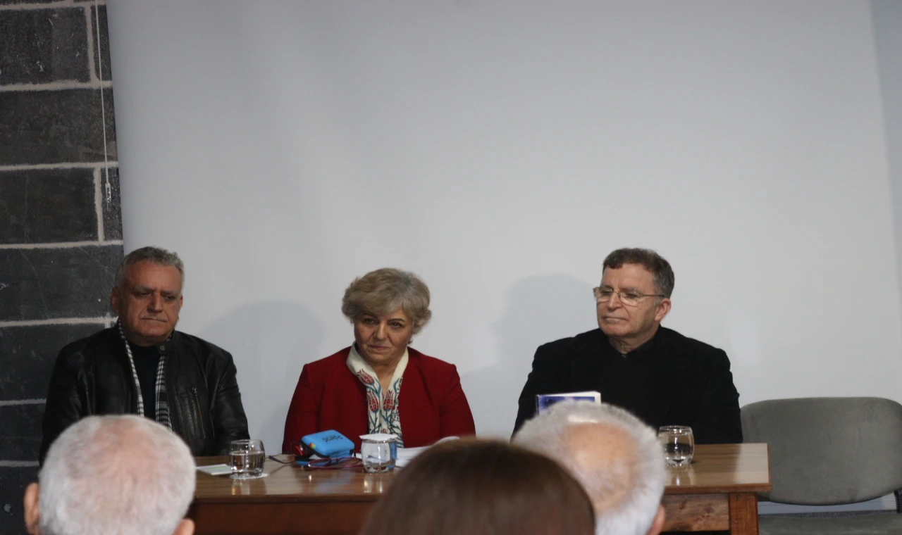 Romanda Sözün Kadim Yolculuğu Diyarbakır’da Kültür Sanata Işık Tuttu