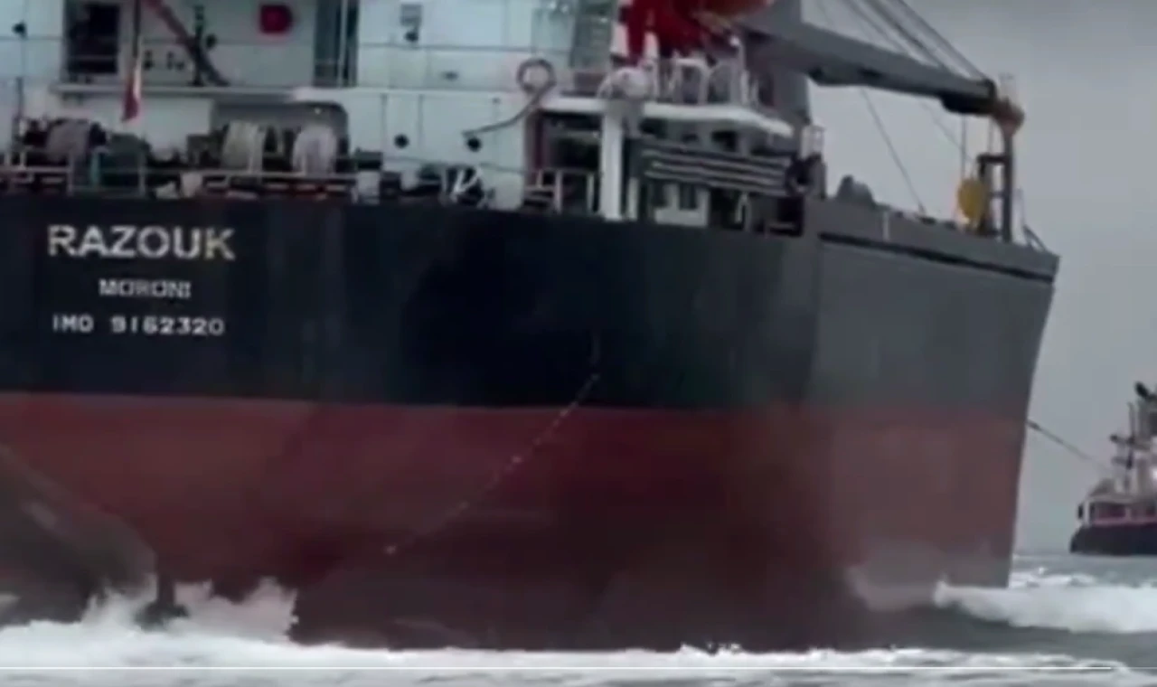 Sarıyer’de karaya oturan gemi başarıyla kurtarıldı