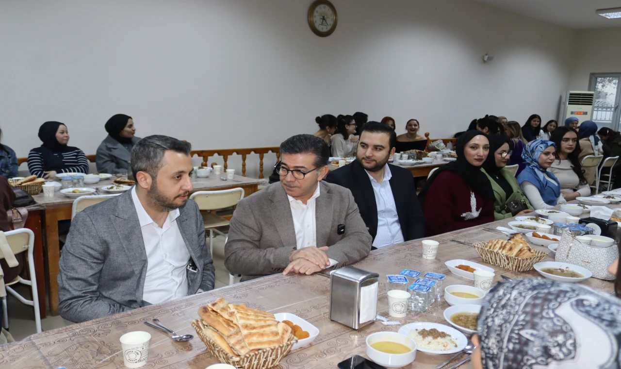 AK Parti Siverek Gençlik Kollarından Üniversite Öğrencilerine İftar Yemeği