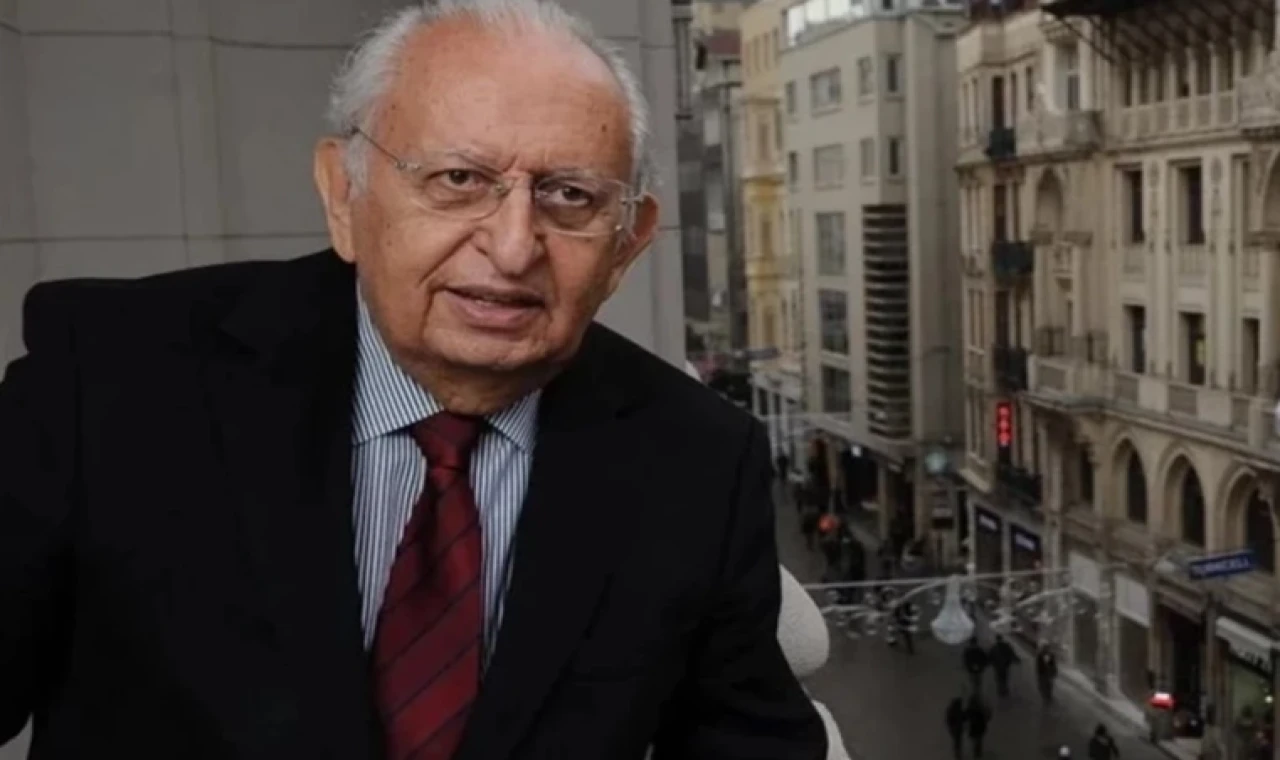 Hüsamettin Cindoruk hayatını kaybetti