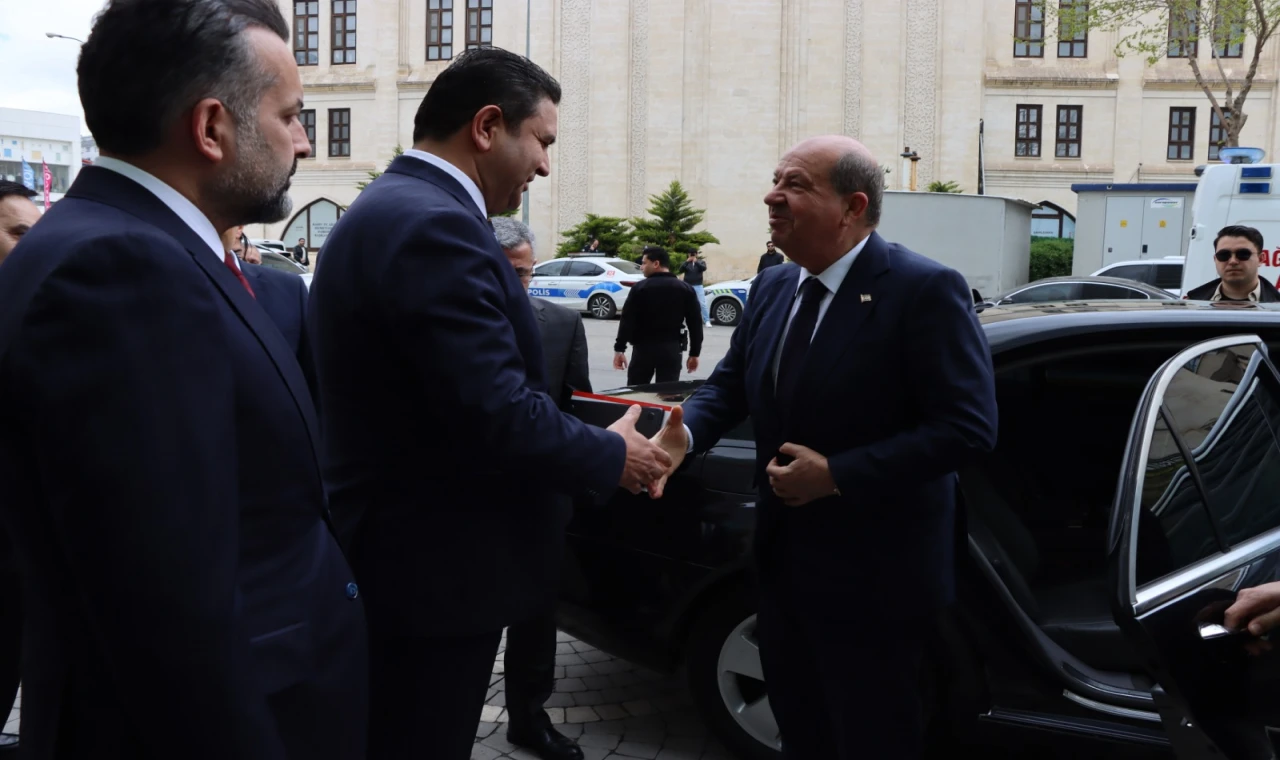 KKTC ESKİ CUMHURBAŞKANI TATAR’DAN ŞANLIURFA BÜYÜKŞEHİR BELEDİYESİ’NE ZİYARET