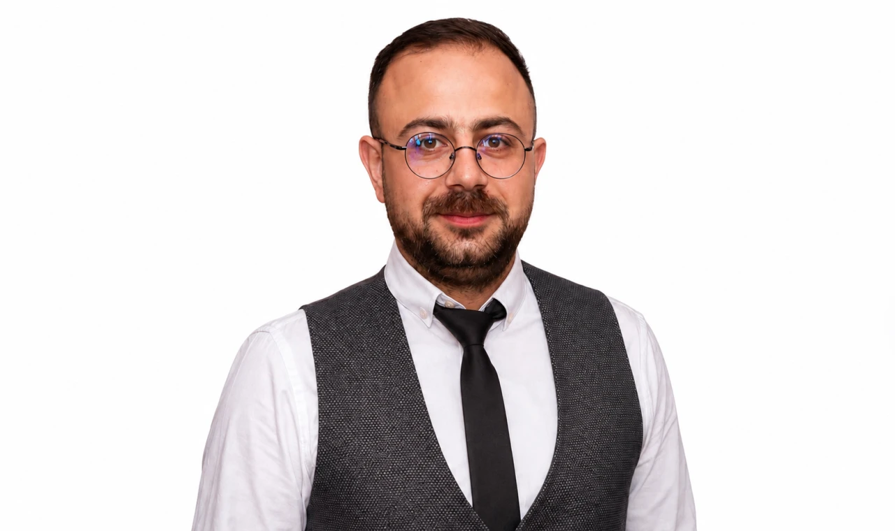 Siverek Halk Oyunları Araştırmacısı ve Antrenörü Orhan Karahan'dan 15 Temmuz Demokrasi ve Millî Birlik Günü Mesajı