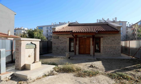 Konya Karatay’da Burhan Dede Türbesi aslına uygun şekilde ihya edildi