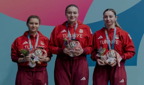 Bursa Büyükşehir’li Özge Yılmaz’dan masada gümüş madalya