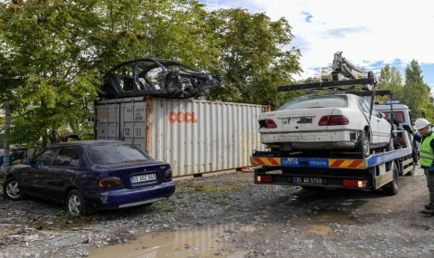 İzmir’de hurda araçlar ekonomiye kazandırılıyor