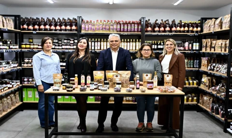 Antalya’da Yerli Malı Haftası’nda kadın emeğine destek