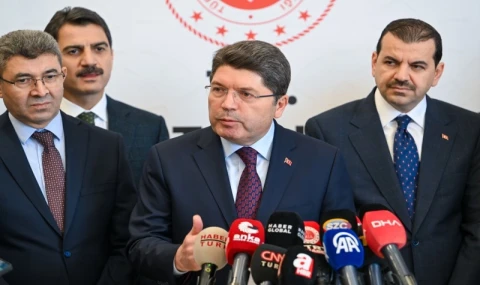 ’İmralı’ya villa yapılıyor’ iddiasına Bakan Tunç’tan net yalanlama