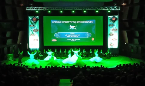 Fransa’da Mevlana rüzgarı esti