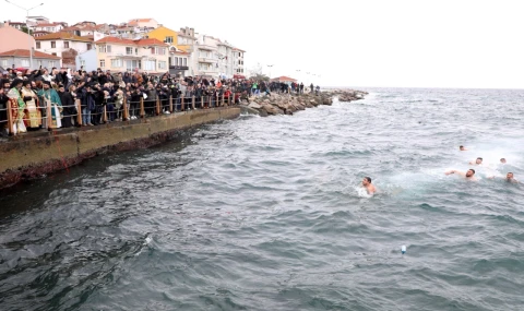 Mudanya Tirilye’de denizden haç çıkarma töreni yapıldı
