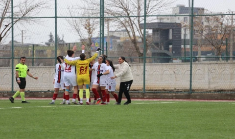 Siverek Kadın Kulübü Namağlup Şampiyonluğa Yürüyor