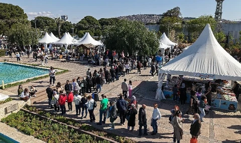 İzmirliler İZKİTAP’a akın etti