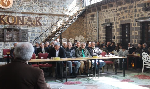 Siverekli Yazar Hasan Baydilli, Taş Konak’ta Okuyucularıyla Buluştu