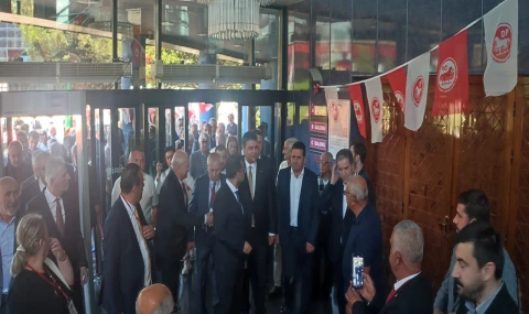 Demokrat Parti Bursa İl Kongresi Birlik ve Dayanışma Mesajlarıyla Yapıldı