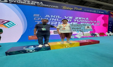 Siverekli Öğrenci Akıl Oyunlarında Türkiye Birincisi Oldu