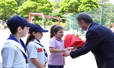 Zonguldak’ta Başkan Erdem öğrencilerle buluştu